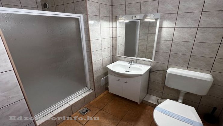 Edzőtábor, tábor - Siófok Ifjúsági Hotel PL - fürdőszoba 1